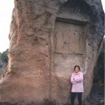 Click para ampliar. Pulsa en el nombre para ver la ficha. Piedra Escrita 05 - Oquedades y autora